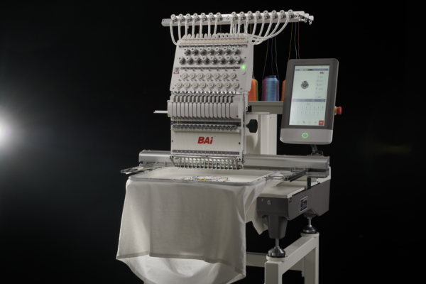 Masina de brodat Bai Mirror 1501 cu 12 culori